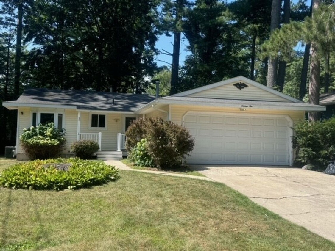 Primary Photo - CHARMING HOME ON EAST SIDE OF TRAVERSE CIT...