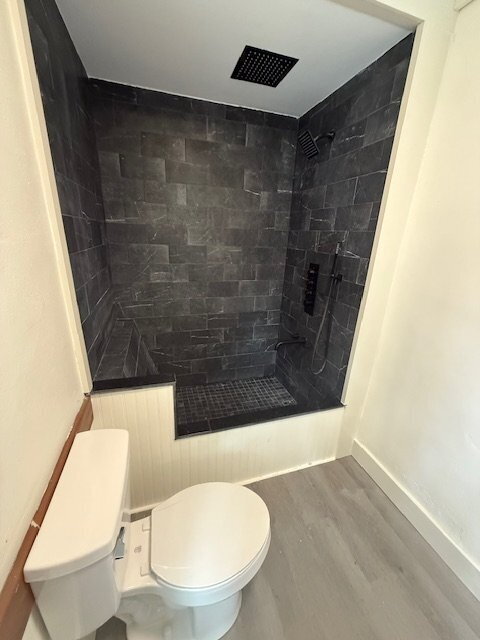 Foto del edificio - Walk to Downtown Norway from This Bright, Beautifully Renovated First-Floor Apartment