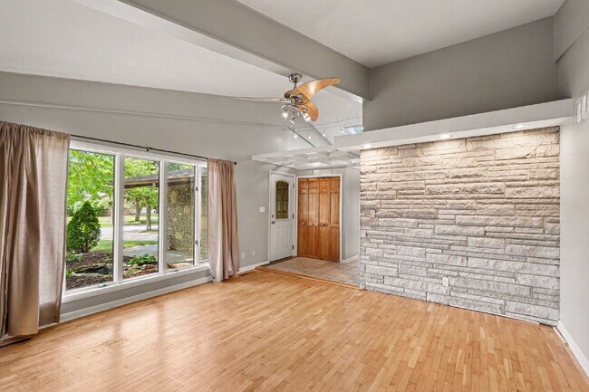 Foto del edificio - Well Maintained 3 bedroom Rental Home- $1650/Month