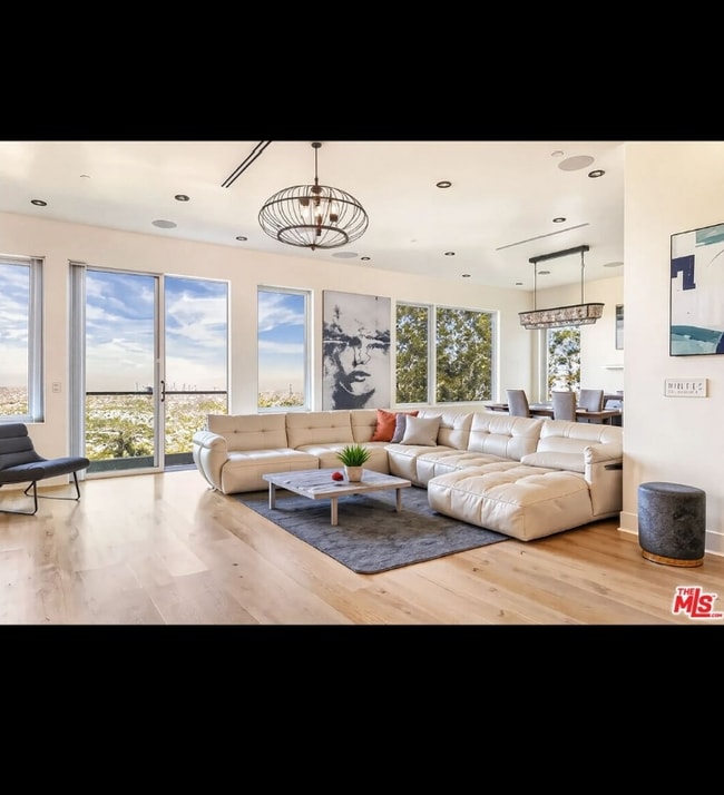 Foto del edificio - 1610 Viewmont Dr