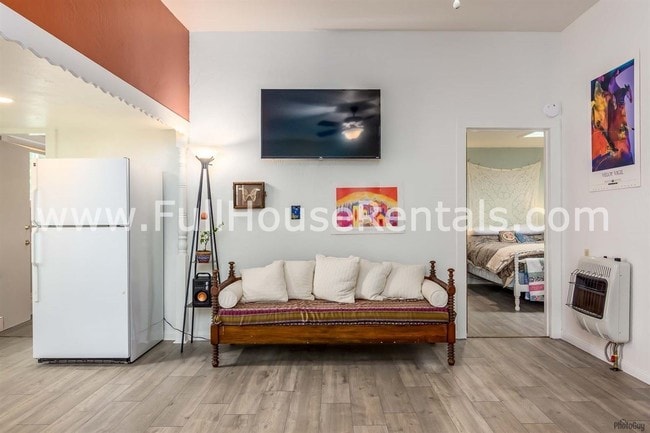 Building Photo - 1124 Almaden St