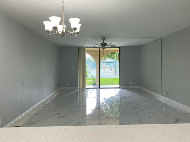 Building Photo - 2788 Tennis Club Dr