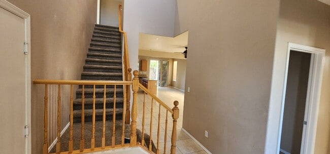 Building Photo - Charming 3 bedroom home with great curb ap...