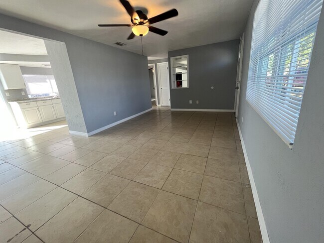 Building Photo - 3415 Thorny Ridge Dr