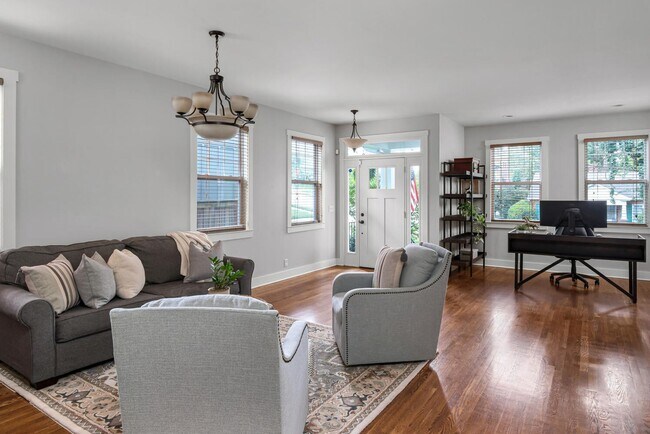 Building Photo - 1109 S Douglas Ave, Unit B, Nashville, TN ...