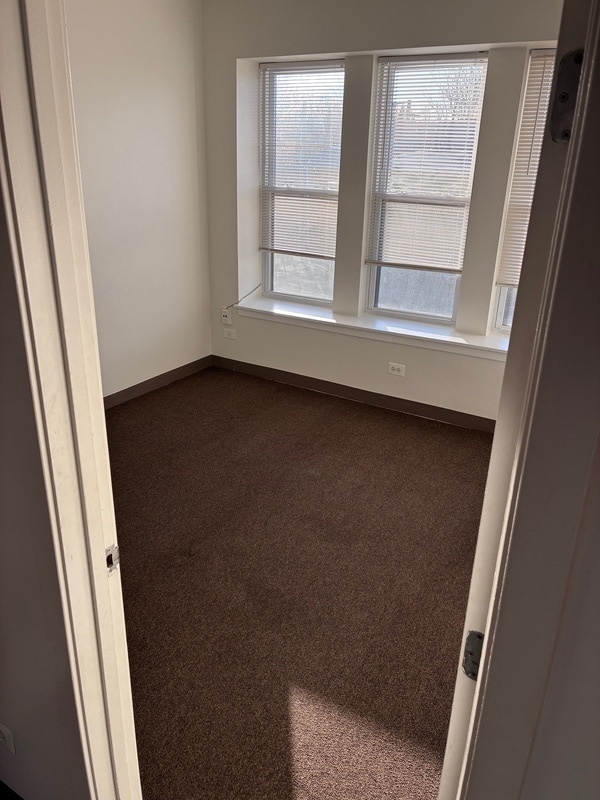 Foto del edificio - 5647 W Madison St