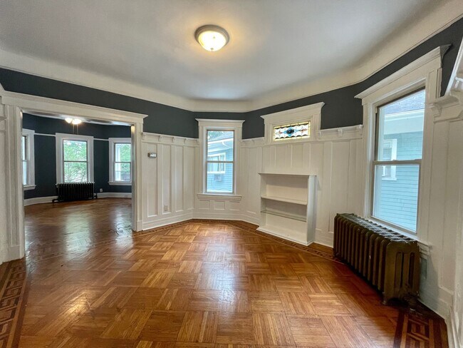 Building Photo - Ditmas Park 3+BR gem