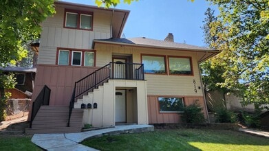 Building Photo - 819 W 11th Ave