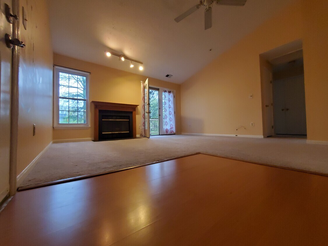 4704 Dorsey Hall Dr, Ellicott City, MD 21042 Condo for Rent in Ellicott City, MD