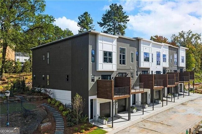 Building Photo - 2328 Mason Dr