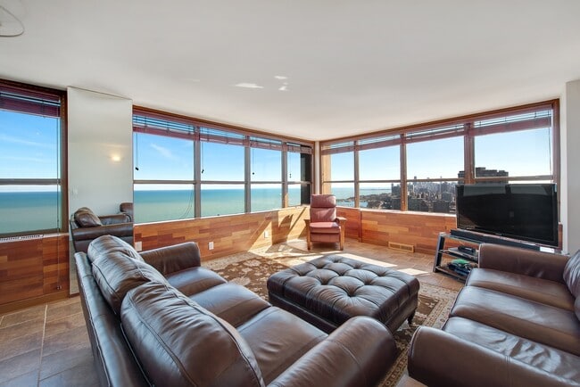 Foto del edificio - 655 W Irving Park Rd