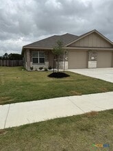 Building Photo - 523 Lost Trl