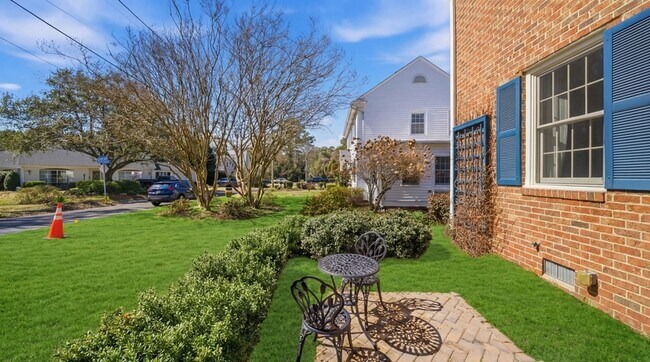 Foto del edificio - 1402 Trouville Ave