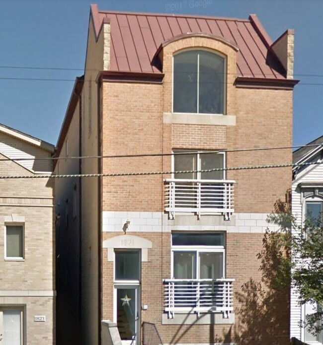 Heart of Lincoln Park - 1821 Clybourn N Ave Apartments