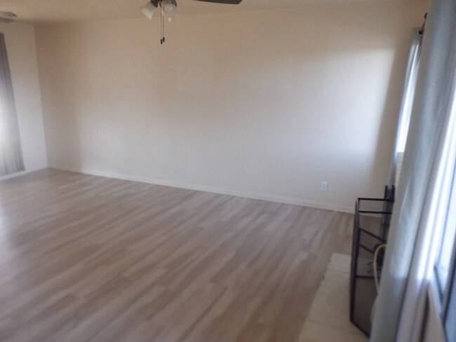 Foto del edificio - 8853 Stardust Ln