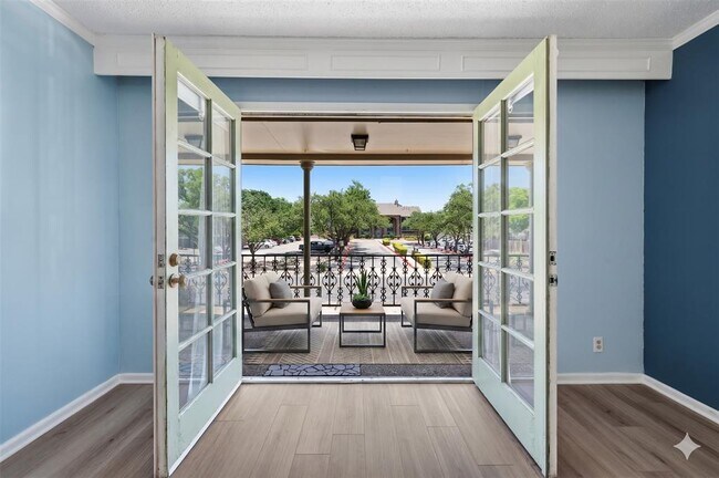 Foto del edificio - 7920 Rockwood Ln