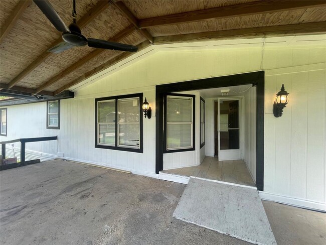 Foto del edificio - 18733 Deer Glen Dr