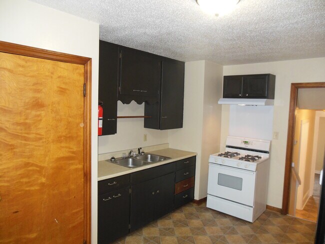 Building Photo - 813 S 9th St