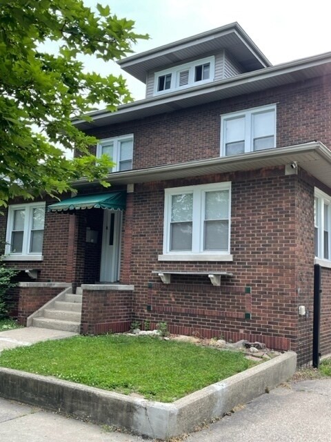 Primary Photo - 605 Hirsch Ave