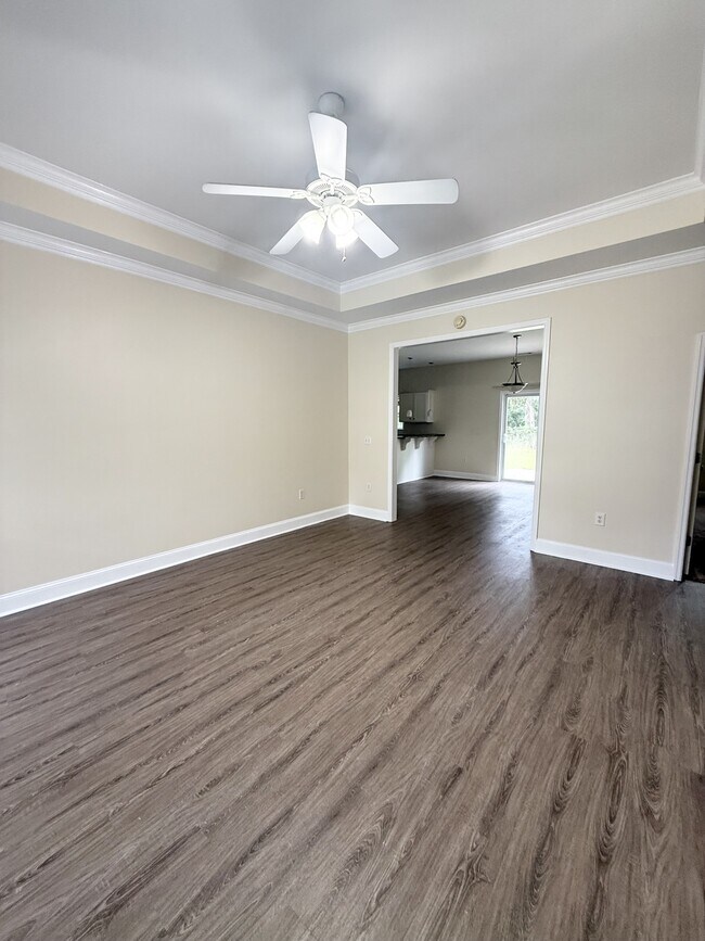 Building Photo - 4 Applemint Ln