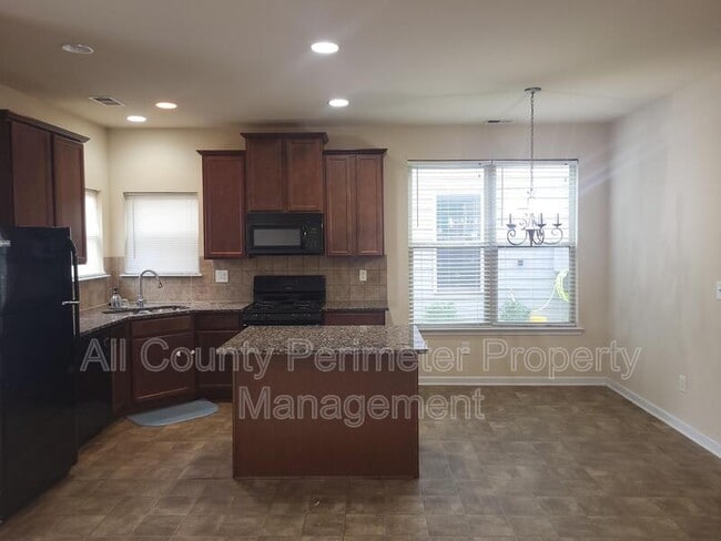 Building Photo - 5867 San Gabriel Ln