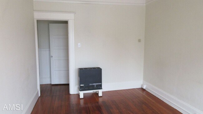 Building Photo - 1 br, 1 bath House - 1333 Lyon Street #4