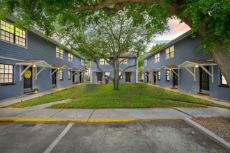 Building Photo - 5045 S Albany Ave