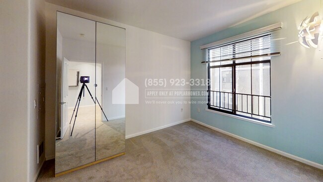 Building Photo - 989 Franklin St