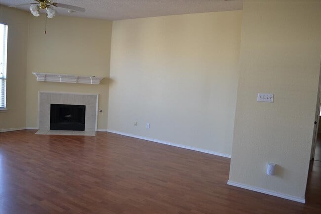 Building Photo - 8308 Fountain Ridge Dr