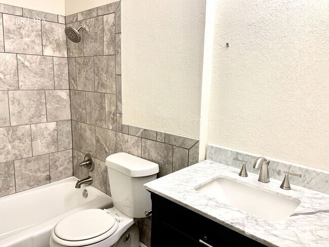 Foto del edificio - 3618 Warwick Blvd