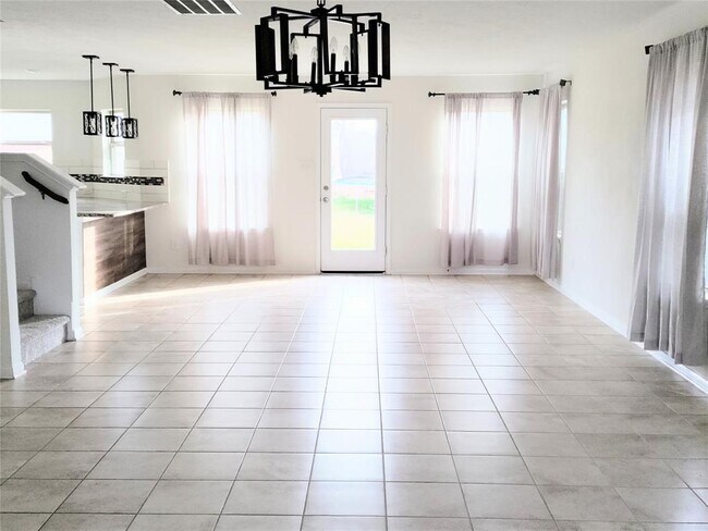 Building Photo - 25323 Queens Causeway Ln