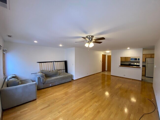 Foto del edificio - 1455 W Fullerton Ave