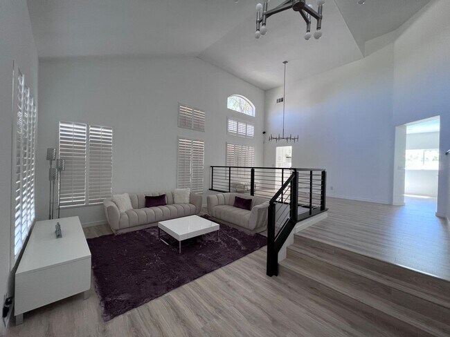 Foto del edificio - Summerlin 5 Bedroom with a Swimming Pool