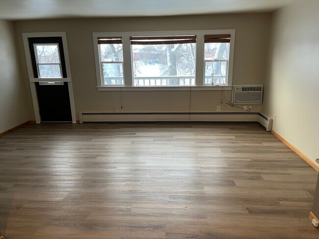 Sala de estar - 1620 3rd Ave SE