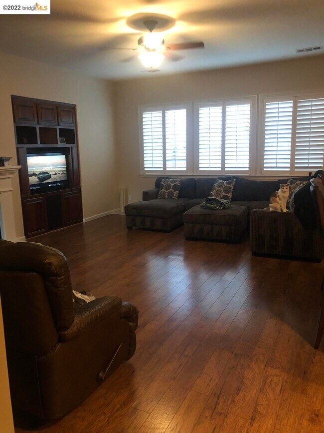 Building Photo - 5269 Fern Ridge Cir