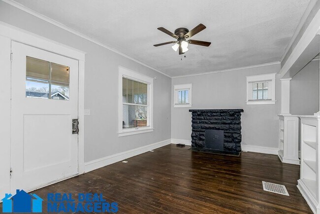 Foto del edificio - Charming 3-Bedroom Home with Large Master ...