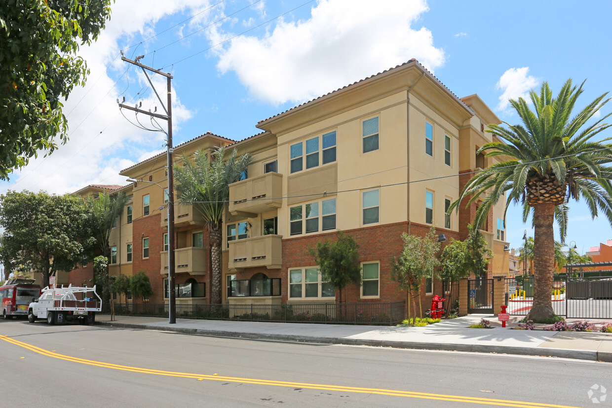 Building Photo - Andalucia Apartments