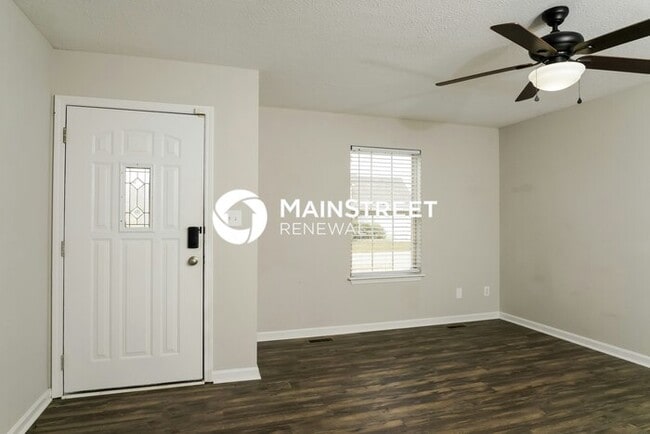 Building Photo - 3 Bedroom Pet-Friendly Home in SHEPHERDSVILLE, KY with Main Street Renewal