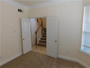 Building Photo - 588 Southridge Way