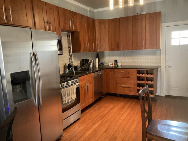Foto del edificio - 846 N Mozart St