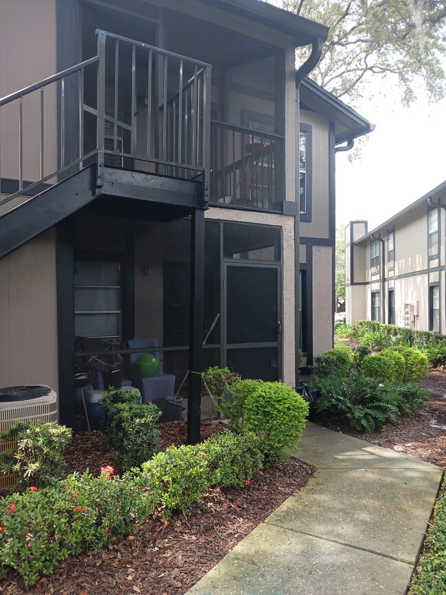 Building Photo - 4004 Nestle Oaks Pl