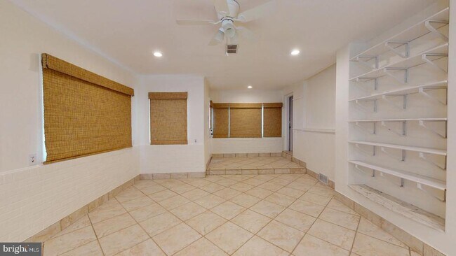 Foto del edificio - 6415 Potomac Ave