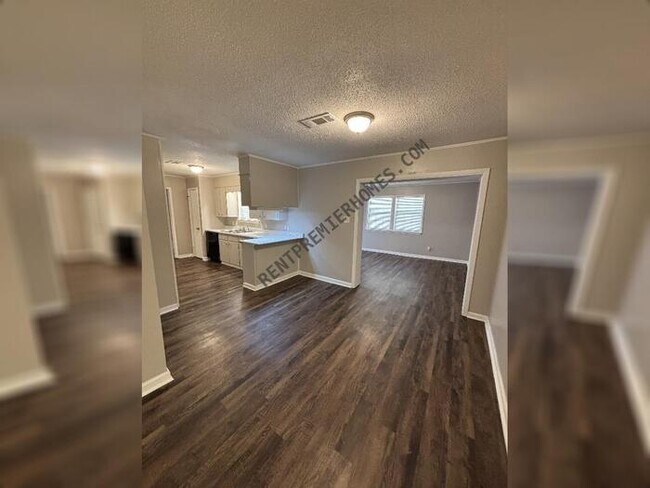 Foto del edificio - 28 Countrywood St