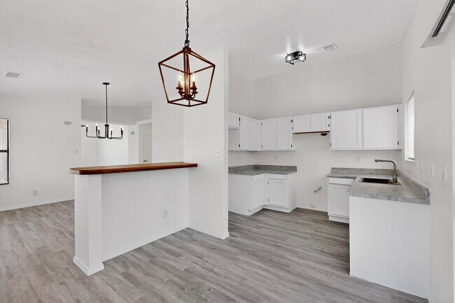 Foto del edificio - 7704 San Agustine St NW