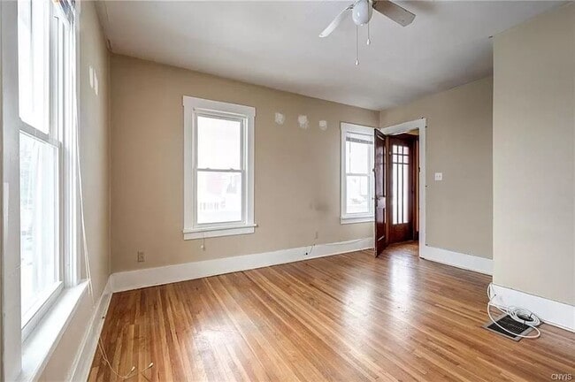 Building Photo - 328 Tennyson Ave