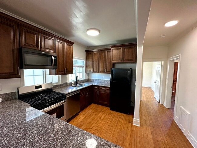 Photo - 1536 4th Ave Apartment