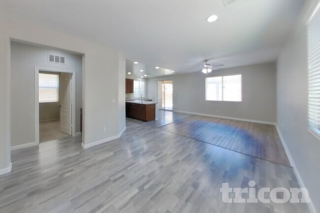 Foto del edificio - 6410 Jacobville Ct