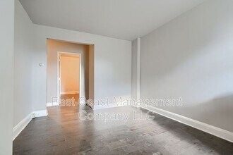 Building Photo - 425 N Highland Ave