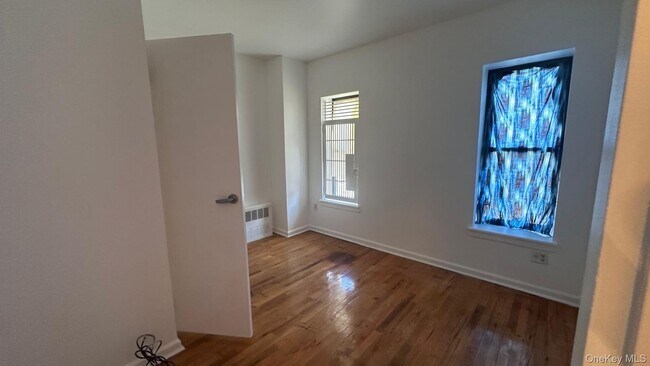 Building Photo - 511 Thatford Ave