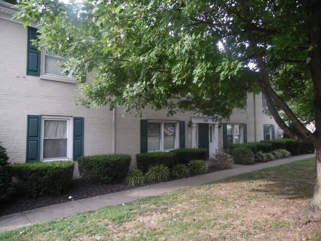 Building Photo - 929 N Broadway